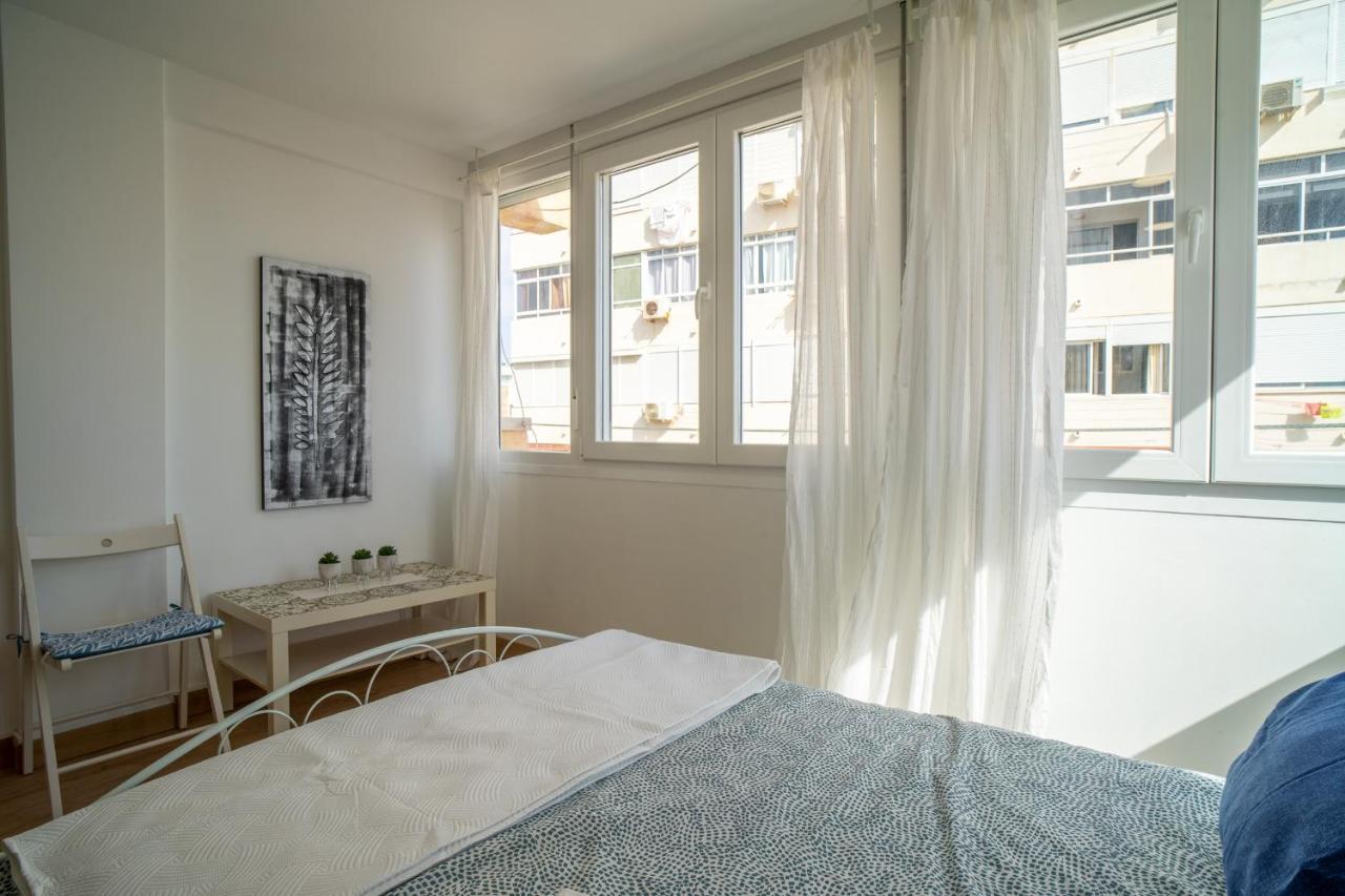 Apt. P/3 10' From The Beach W/Wifi In Τορρεμολίνος Εξωτερικό φωτογραφία